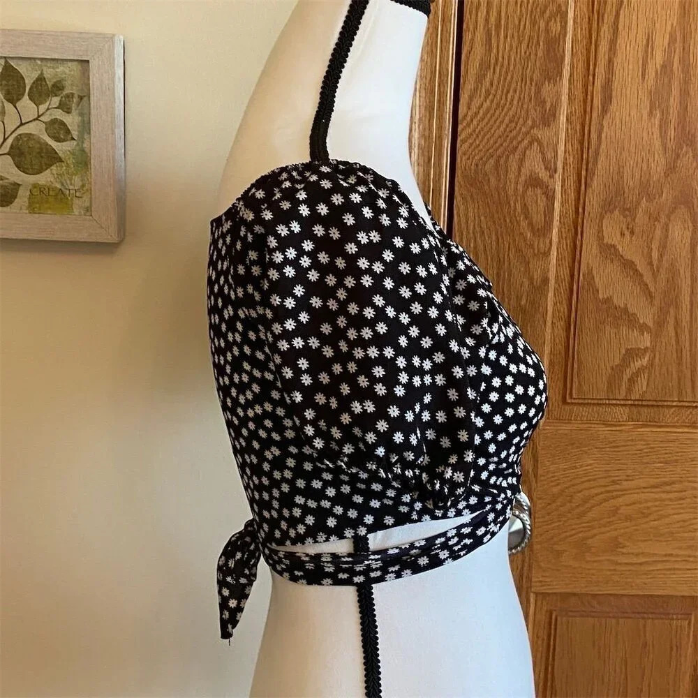 Shein Women's Black & White Floral Puff Sleeve Crop Top Size M - Picture 4 of 6